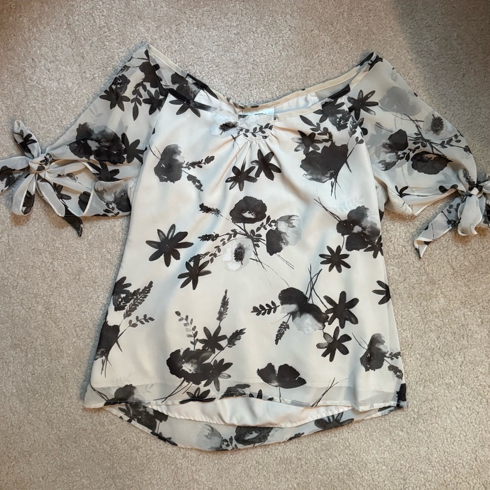 LOFT Black and White Floral Blouse